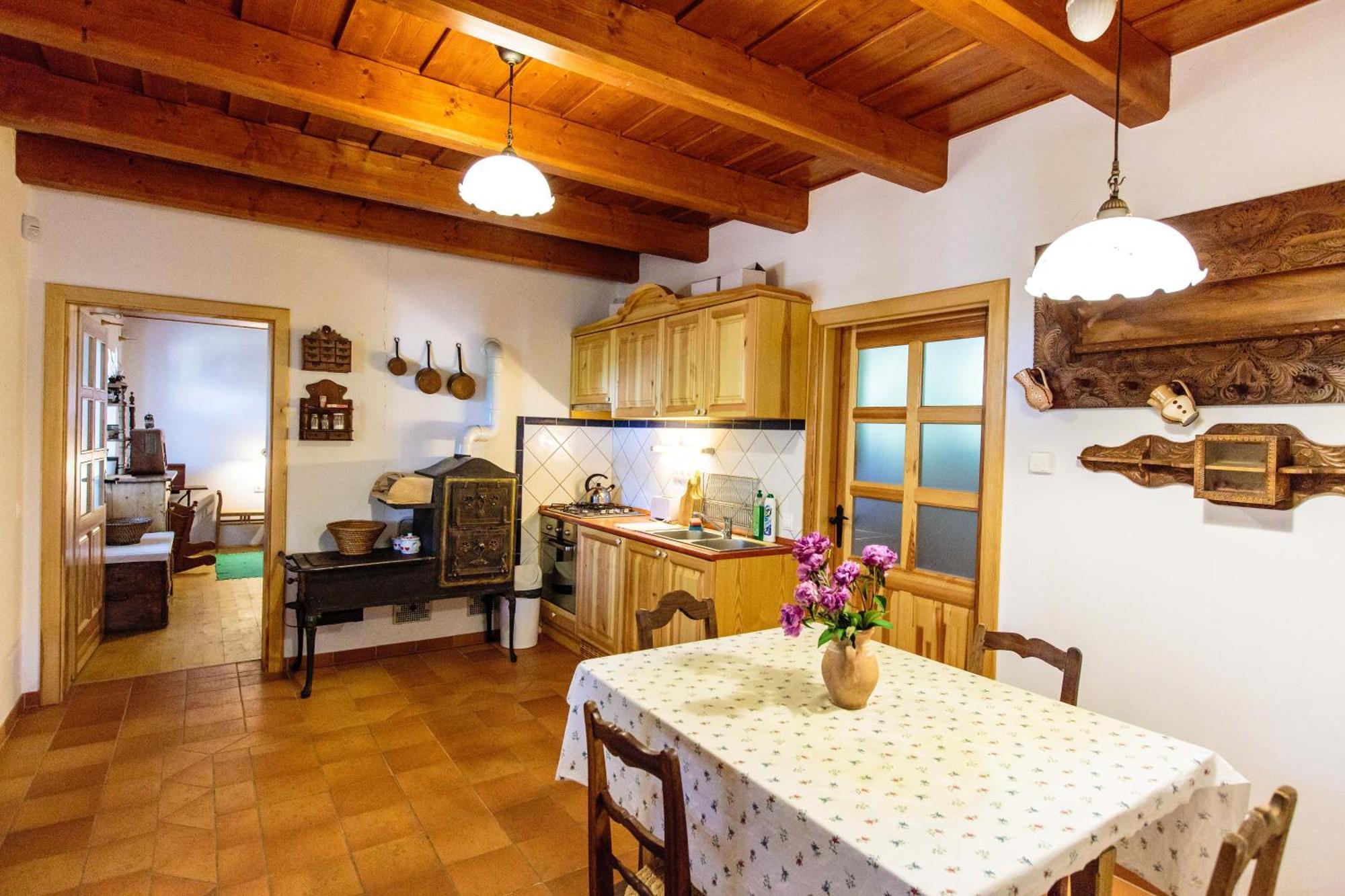Oereghegyi Apartman Vindornyalak Екстериор снимка
